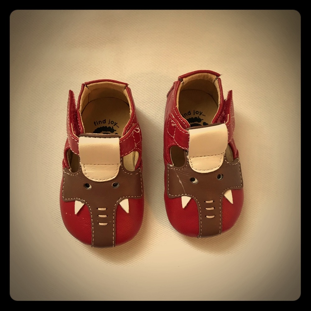 Like new Livie & Luca shoes 0-6 mn